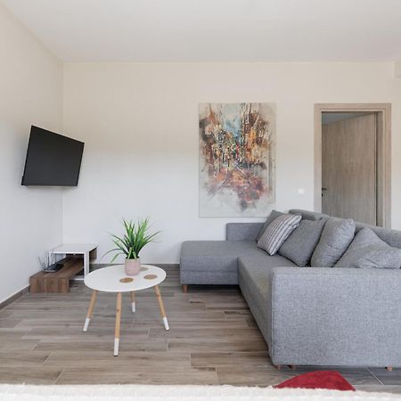 Sundial House Appartement Gouvia Buitenkant foto